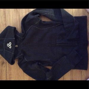 Size small TNA zip up hoodie